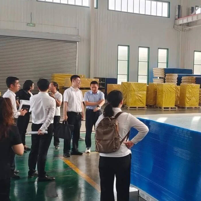 manufacturing, exporting, loading polycarbonate sheet, glass like plastic panels manufacturing, exporting, loading polycarbonate sheet, glass like plastic panels